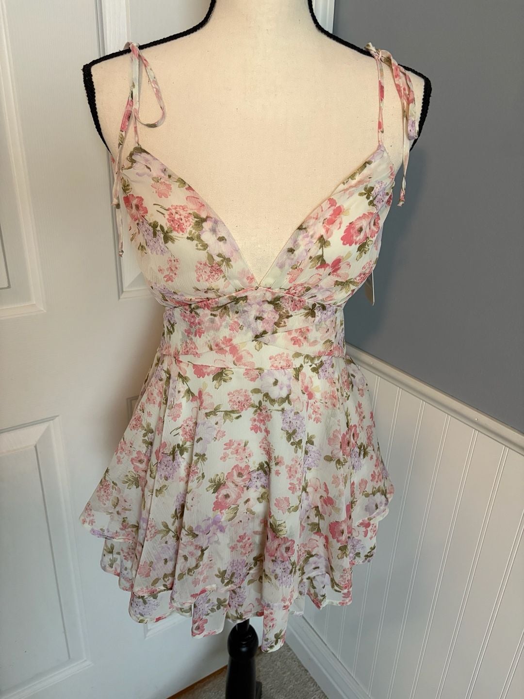 Nwt Altar'd State Floral Tie-Strap Tiered Romper Size M